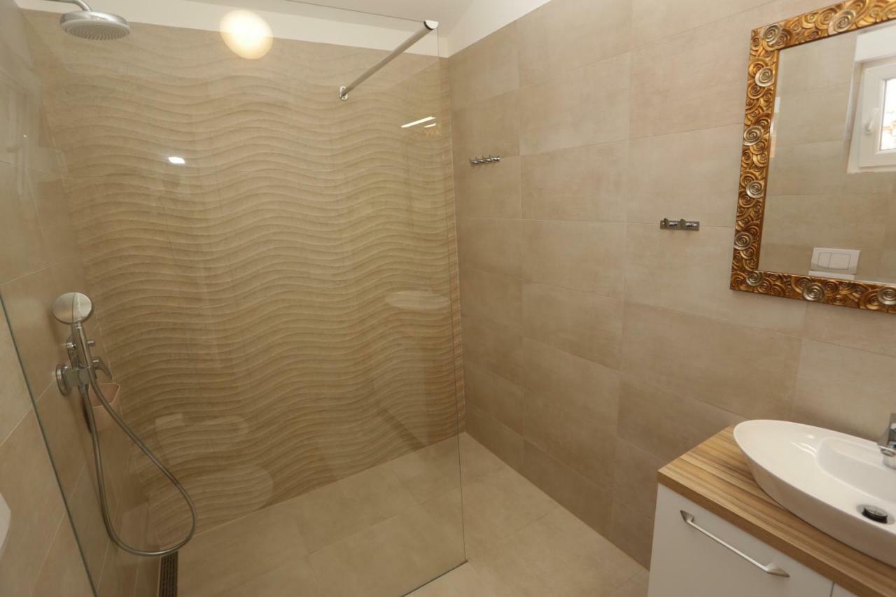 Luxury Villa Lidija Brzac Extérieur photo